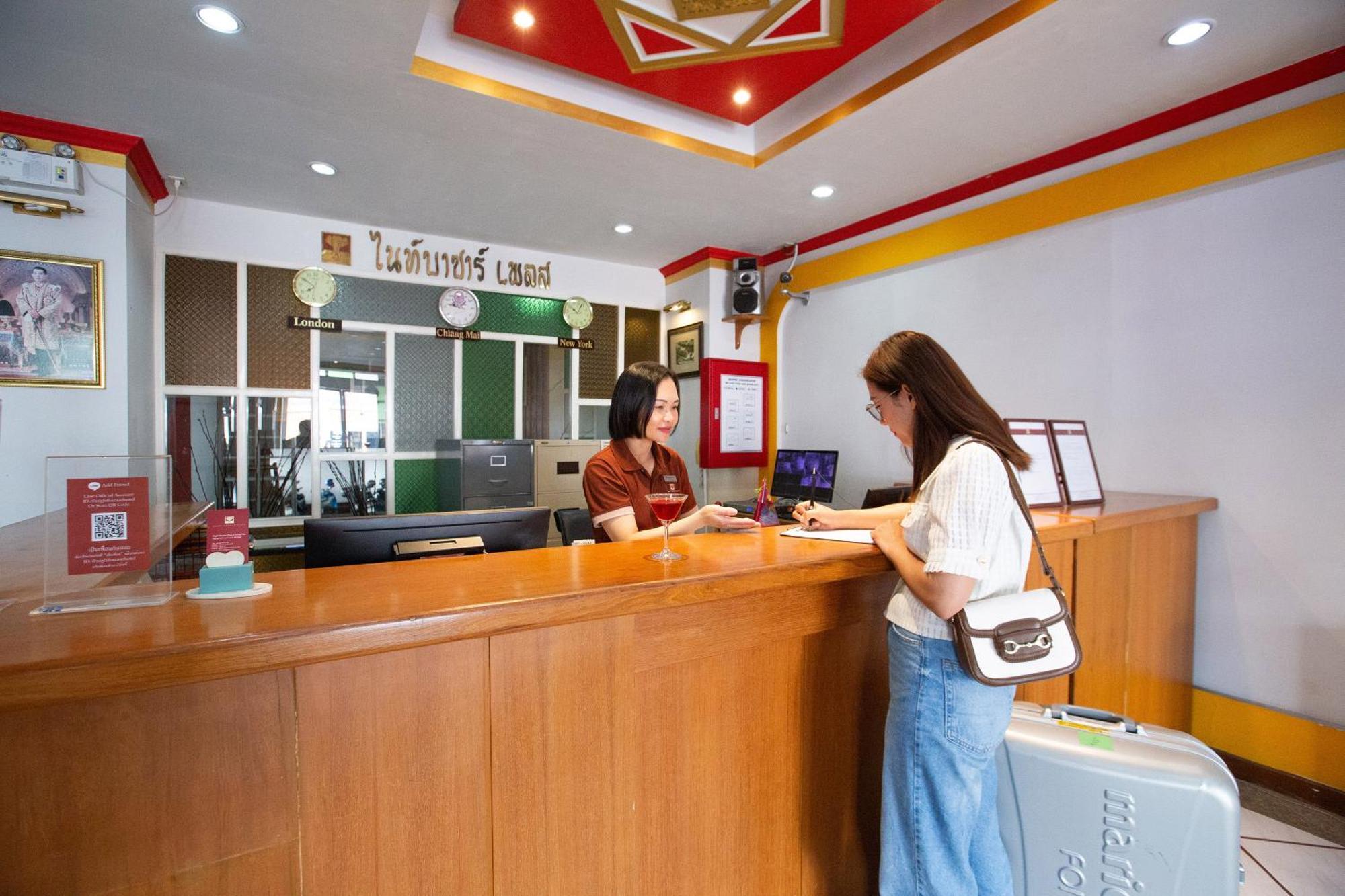 Night Bazaar Place Τσιάνγκ Μάι Εξωτερικό φωτογραφία