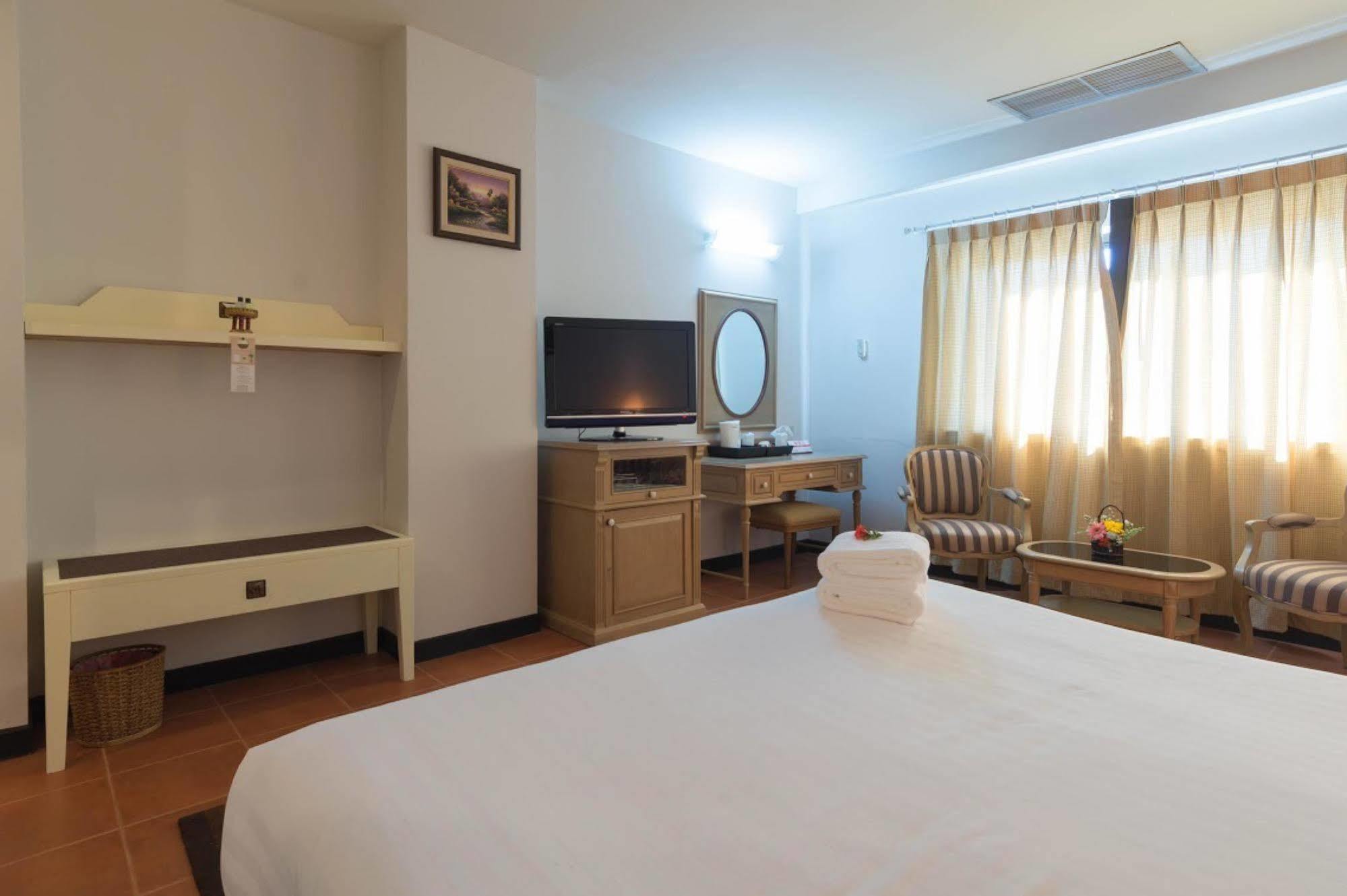 Night Bazaar Place Τσιάνγκ Μάι Εξωτερικό φωτογραφία